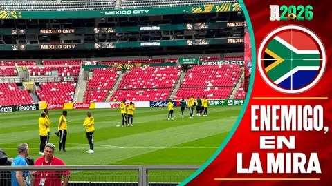 Sudáfrica reconoce la cancha del Estadio Ciudad de México antes de su debut ante México