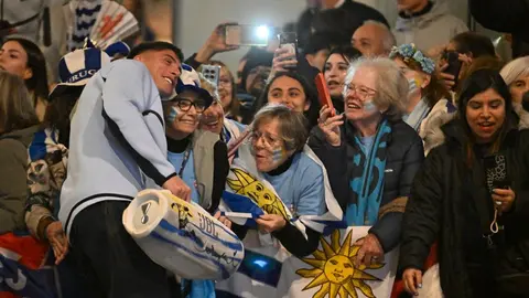 Jugadores de la Selección de Uruguay previo a su viaje a México | AFP