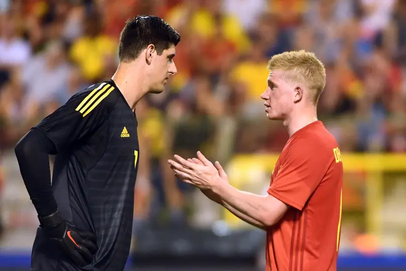 Courtois y De Bruyne tuvieron un desacuerdo por una relación desde 2014 | AFP