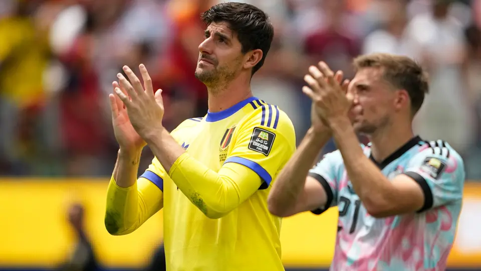 Thibaut Courtois y Timothy Castagne | AP