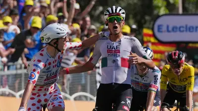 ¡Sigue sin aflojar el 'Torito'! Isaac del Toro se mantiene en el Top 3 del Tour de Francia 2026; Tim Merlier conquista la etapa 7