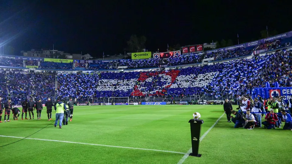 Mosaico Cruz Azul en el Estadio Ciudad de los Deportes en el Apertura 2024 | IMAGO 7