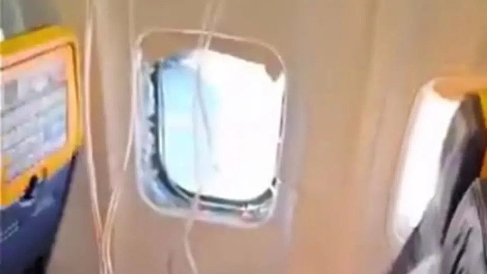 Tras unos minutos de despegar el accidente ocurrió afectando al pasajero pegado a la ventanilla / Especial