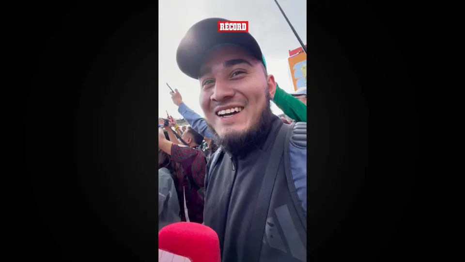 Aficionado de Francia encuentra su teléfono gracias a un aficionado mexicano
