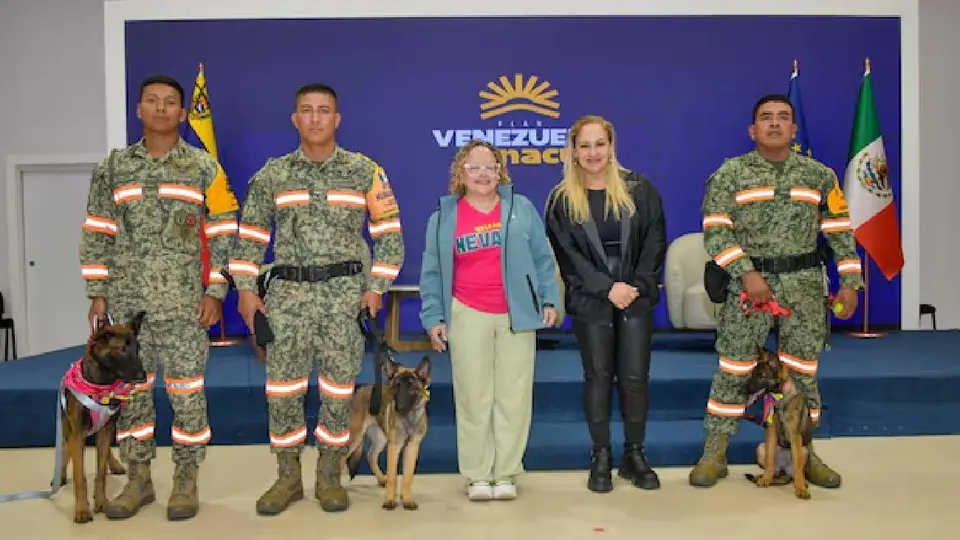 Venezuela dona cachorra al Ejército Mexicano / @Defensa