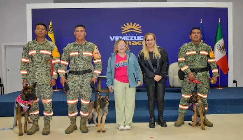 Venezuela dona cachorra al Ejército Mexicano / @Defensa