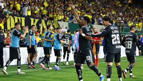 ¡Imparables! Águilas aplastan a Portland y siguen invictos