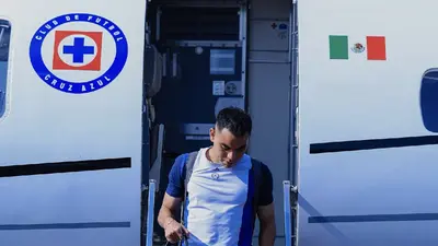 Cruz Azul sufre complicaciones en su viaje a Chicago por fallas en su avión