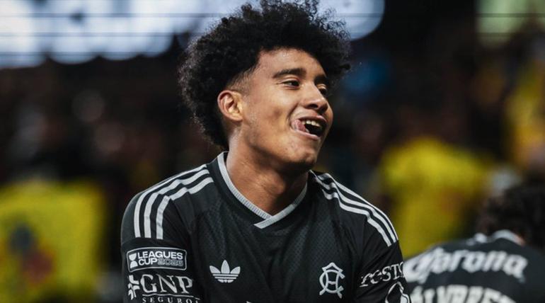Isaias Violante marcando ante Portland | x:@América