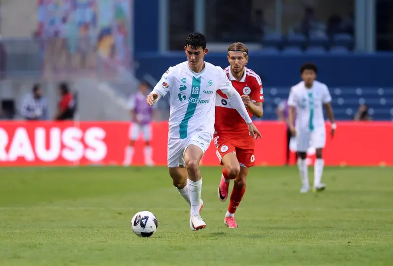 Santos vs Chicago Fire l X: @ClubSantos