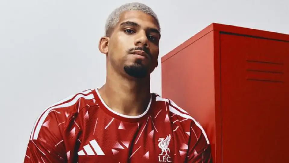 Ronald Araújo, con Liverpool | @LFC