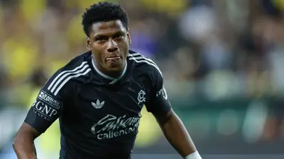 Óscar Perea brilla en su estreno con América en la Leagues Cup