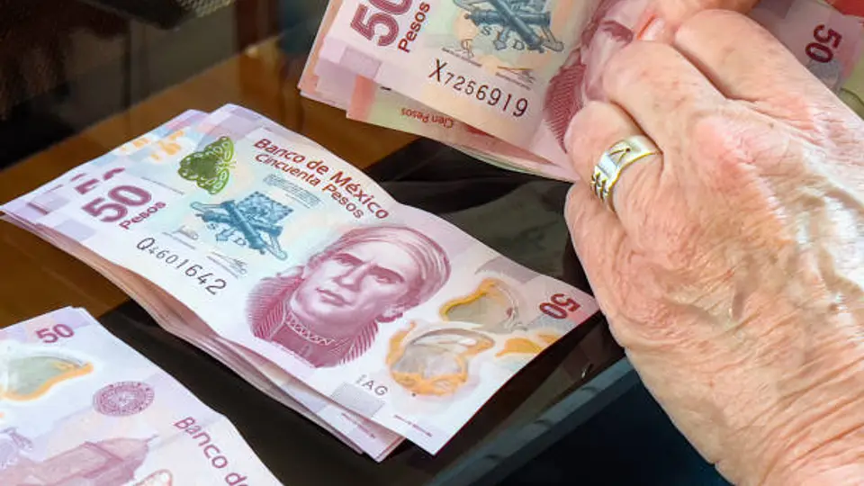 Consecuencias legales por portar o usar billetes falsos./istock