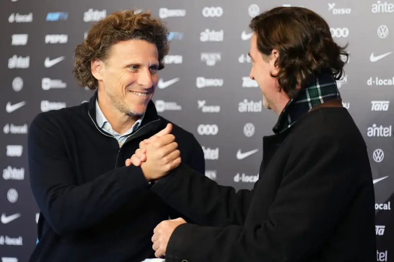 Presentación de Forlán con Uruguay l AP
