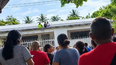 Alumno de secundaria ataca con arma blanca a compañero y prefecta en Colima