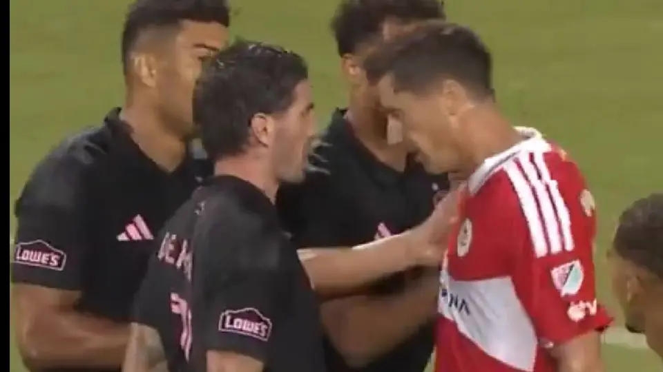 Rodrigo de Paul vuelve a hacer de las suyas y se enfrasca con Lewandowski en la MLS