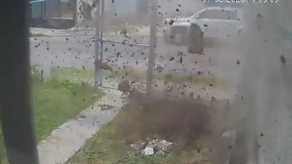 VIDEO: Explosión en alcantarillas lanza tapas por los aires en México; ¿qué pasó?