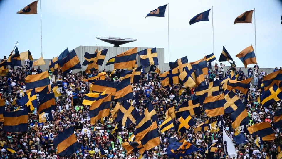 Afición de Pumas en el Olímpico Universitario | IMAGO7