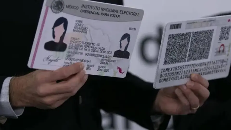 Millones de ciudadanos deberán revisar la vigencia de su credencial para votar antes de que avance el proceso electoral 2026-2027./ INE