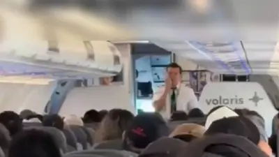 Pasajero sufre emergencia en vuelo de Volaris; sobrecargos logran estabilizarlo