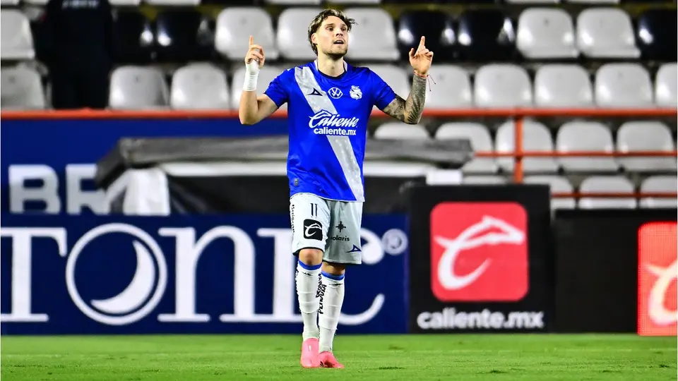 Emiliano Gómez celebrando una anotación con Puebla | MEXSPORT
