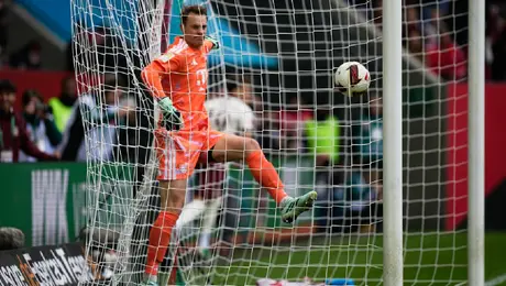 ¡Increíble error de Neuer! Bayern Múnich recibe gol a los ocho segundos