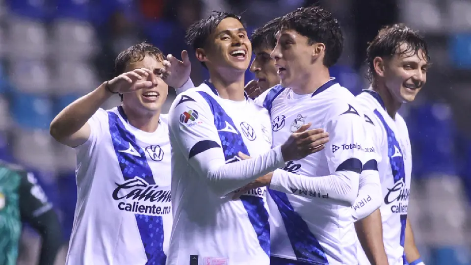 León se cansó de fallar y Puebla empató con un golazo descomunal sobre la hora