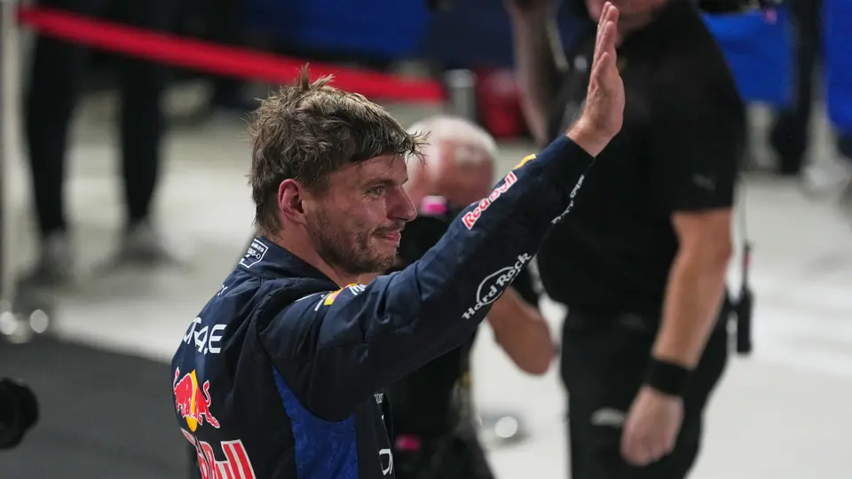 Max Verstappen vuelve a aparecer y conquista la pole position en Singapur