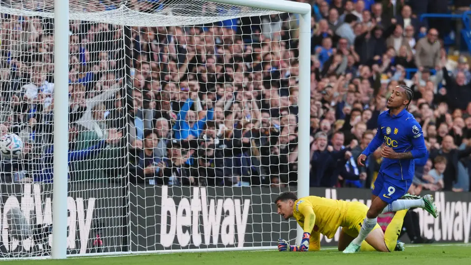 Joao Pedro anotando en el Chelsea vs Bournemouth | AP