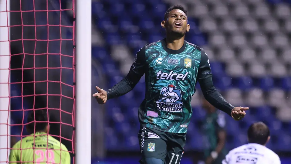 Ismael Díaz, jugador de León, en festejo de gol ante Puebla, en el Apertura 2026 | IMAGO7