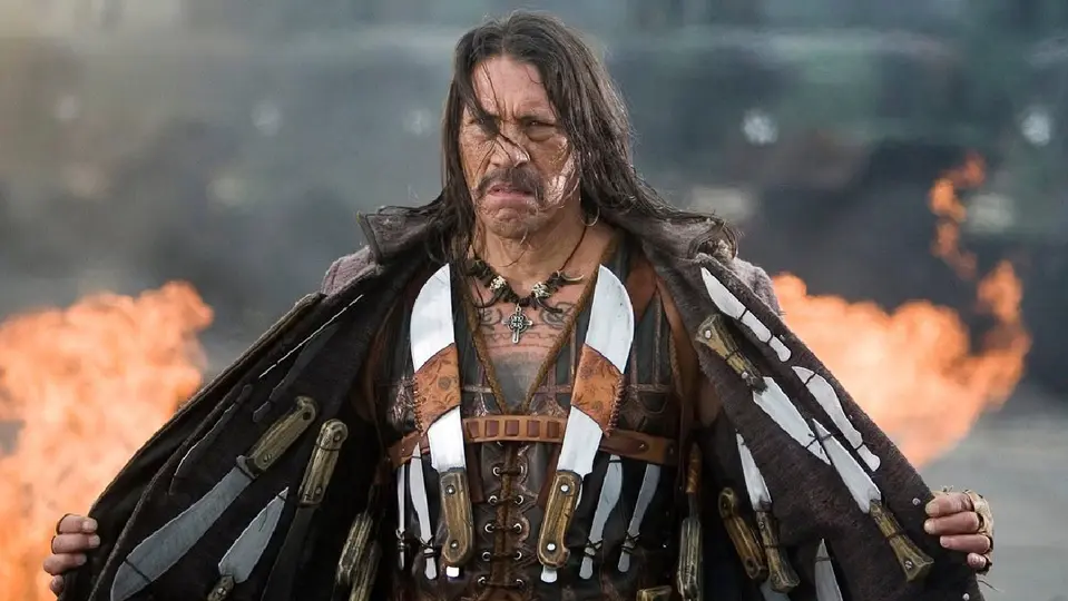 'Machete' es criticado por participar en una película donde se habla del apoyo a agentes migratorios / Especial