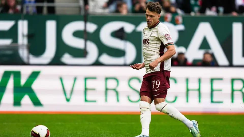 Robin Fellhauer de Augsburgo tras anotar al Bayern Múnich | AP