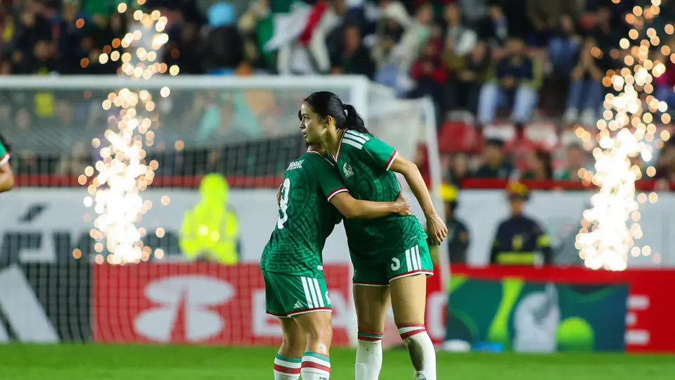Charlyn Corral reacciona a la nominación de Scarlett Camberos al Balón de Oro