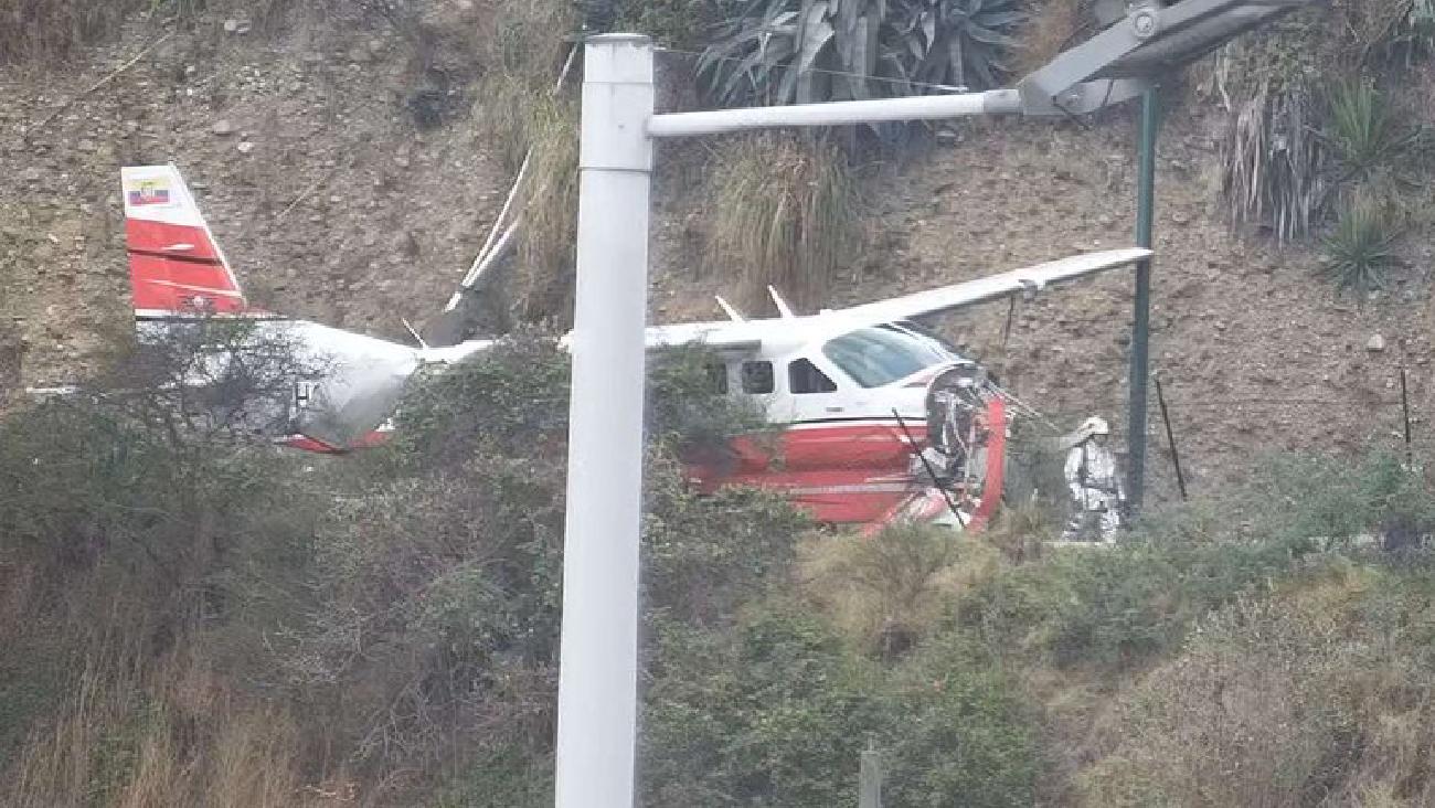 Cessna crash at Cuenca's Mariscal La Mar airport leaves two crew injured, cargo recovered