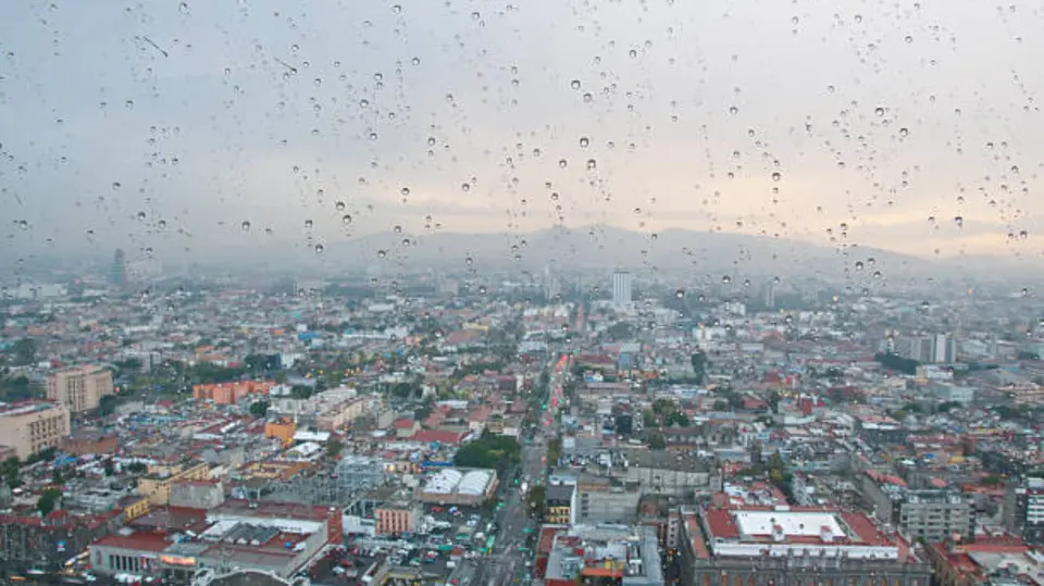 Lluvias en CDMX podrían continuar durante octubre y noviembre de 2026. / iStock