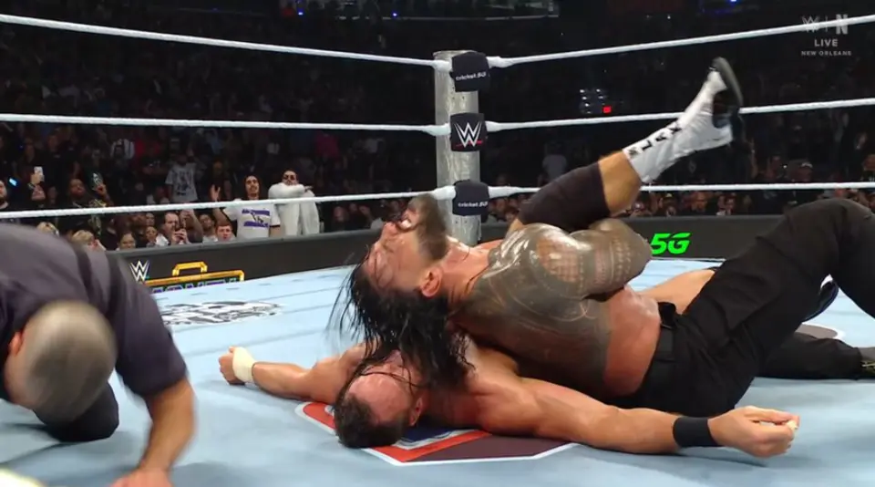 Roman Reigns vence a LA Knight para retener su Campeonato | WWE