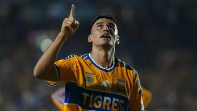 Guillermo Martínez se estrena como goleador de Tigres en apenas tres partidos