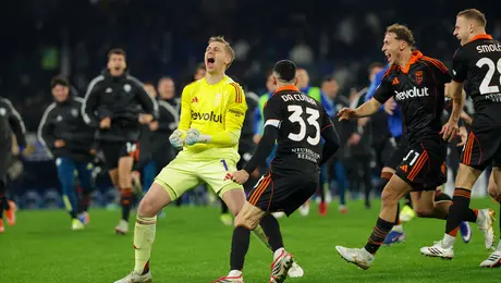 Como hace historia y avanza a semifinales de la Copa de Italia tras eliminar al Napoli en penales