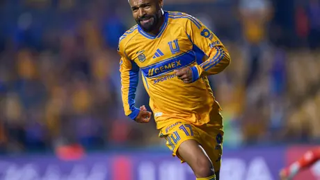 Rodrigo Aguirre, el delantero acostumbrado a anotar en sus debuts