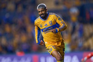 Rodrigo Aguirre, el delantero acostumbrado a anotar en sus debuts