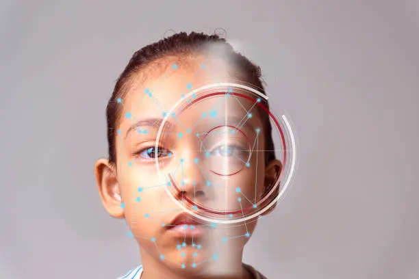 En menores de 5 años solo se captará fotografía del rostro e iris, ya que sus huellas aún no están definidas. / iStock