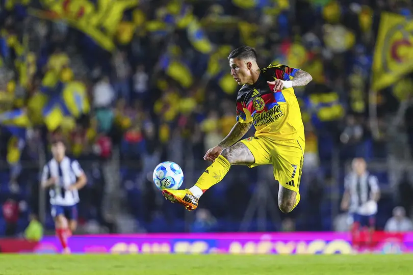 Brian Rodríguez será parte del club un torneo más | Imago7