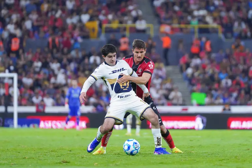 César Garza no pudo jugar ante San Diego | IMAGO7