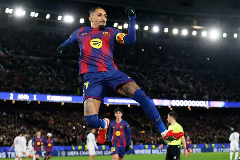 Raphinha en celebración de gol con Barcelona | AP