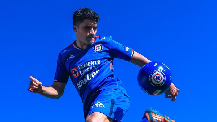 Nico Ibáñez en su presentación con Cruz Azul | X: @CruzAzul