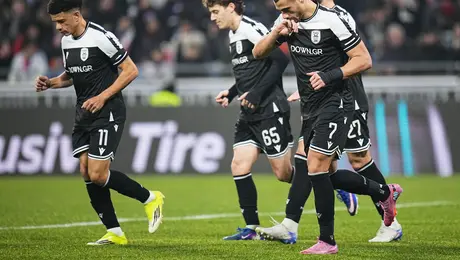 Ex de Cruz Azul encaminó victoria a PAOK en la Copa de Grecia tras ingresar de cambio