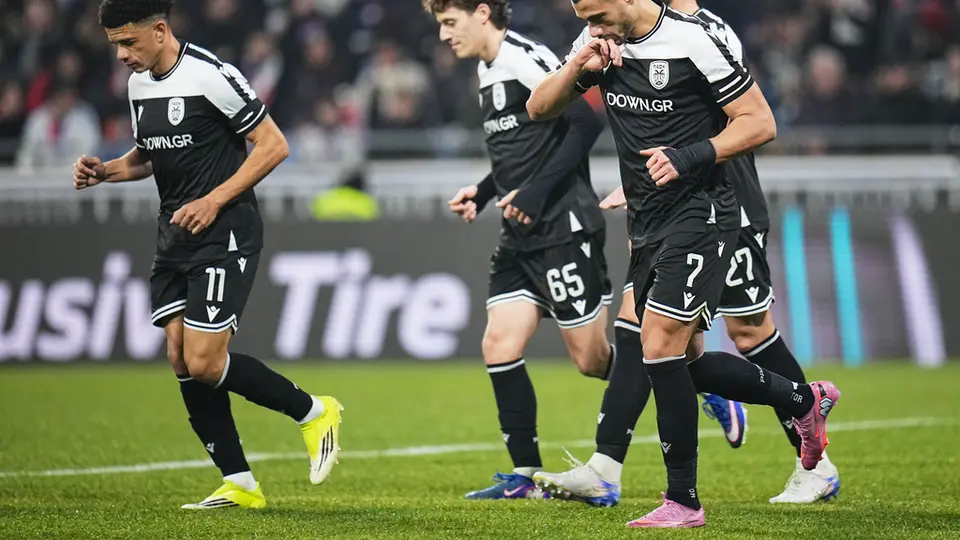 Ex de Cruz Azul encaminó victoria a PAOK en la Copa de Grecia tras ingresar de cambio