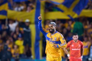 Rodrigo Aguirre se estrenó con los felinos | MEXSPORT