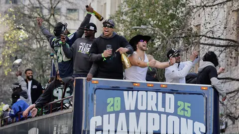Los Seahawks son aclamados en las calles por su afición. l AP