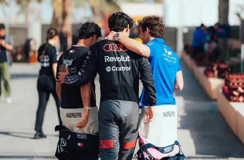 Checo Pérez, Gabriel Bortoleto y Franco Colapinto en Bahréin durante la pretemporada | INSTAGRAM: @alpinef1team